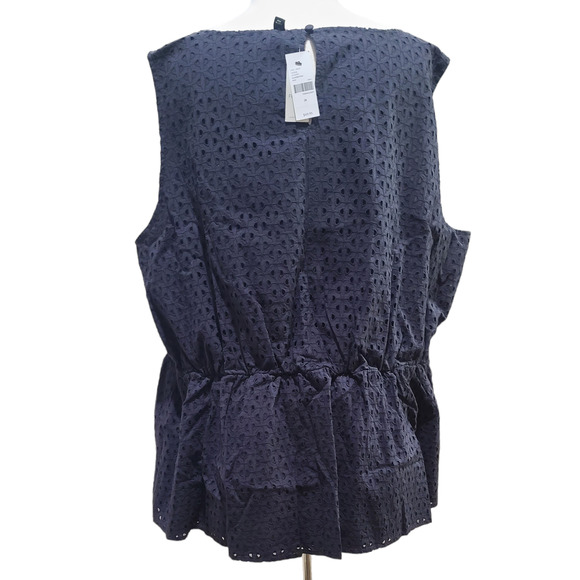 Lane Bryant navy eyelet peplum sleeveless top size 28 - Picture 2 of 8